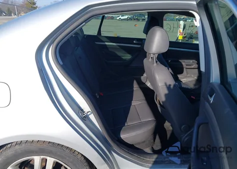 2007 Volkswagen Jetta Wolfsburg Edition from USA, damaged, VIN 3VWEF71KX7M169489